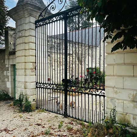 Chateau De La Thibaudiere - De Madame De Savary 홈스테이 *