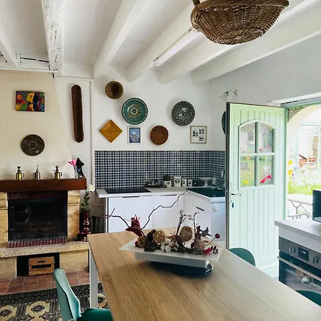 Chateau De La Thibaudiere - De Madame De Savary Allonnes (Maine-et-Loire)